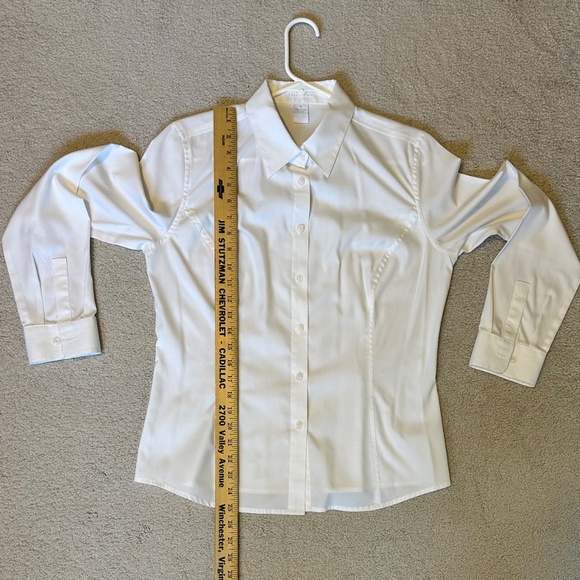 Women's Long Sleeved Button Down White Shirt; Size Medium - Picture 5 of 6